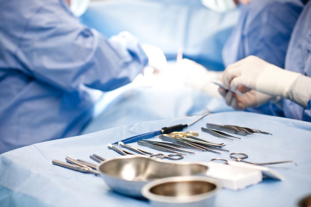 Machtchirurgische Behandlung